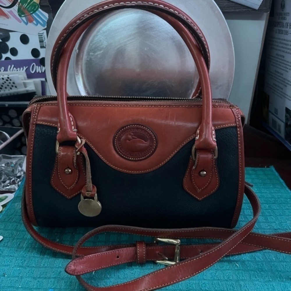 Dooney & Bourke - Picture 4 of 9